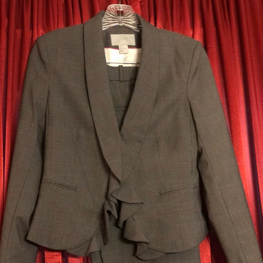 H&M fully lined suit never worn